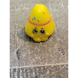 Shopkins mini moose yellow Haystack toy figure